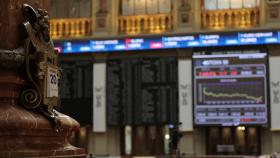 Santander y BBVA acudirán al mercado para invertir 5.400 millones en acciones propias / EP