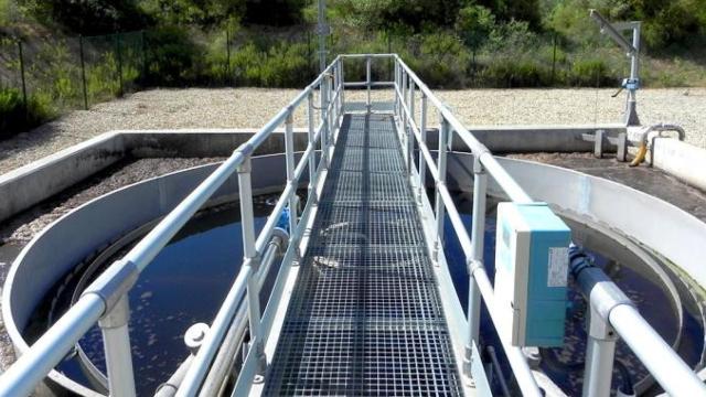 Una de las depuradoras de la red del ACA, que acaba de adjudicar a una filial de Ferrovial uno de los contratos más cuantiosos del ejercicio / GENCAT