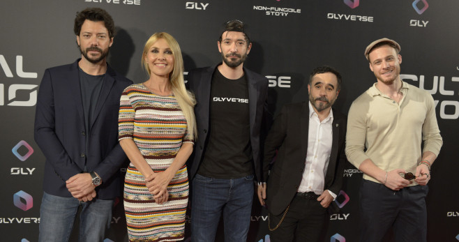 Álvaro Morte, Cayetana Guillén Cuervo, Carlos Grenoir, Koldo Serra y Kerem Bürsin / CEDIDA