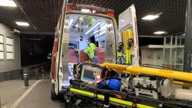 Efectivos del Samur en Madrid atienden un accidente de coche / EMERGENCIAS MADRID