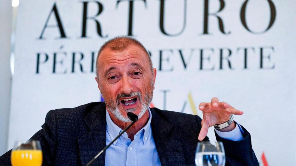 El escritor Arturo Pérez-Reverte, en la presentación de un libro / EFE
