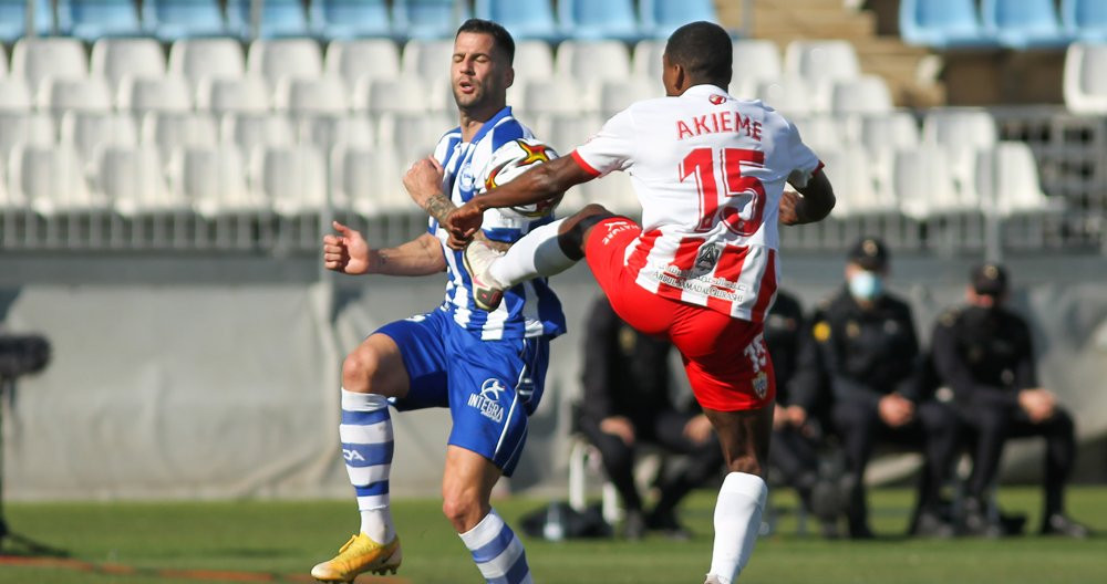 Akieme en un partido con el Almería / Europa Press