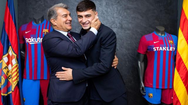 Laporta felicita a Petri tras renovar su contrato con el Barça / FCB