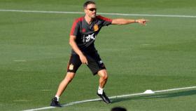 Luis Enrique dirige en la Roja a dos jugadores que continúan en la agenda del Barça / EFE