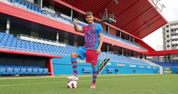 La presentación oficial de Abde Ezzalzouli con el Barça B / FCB