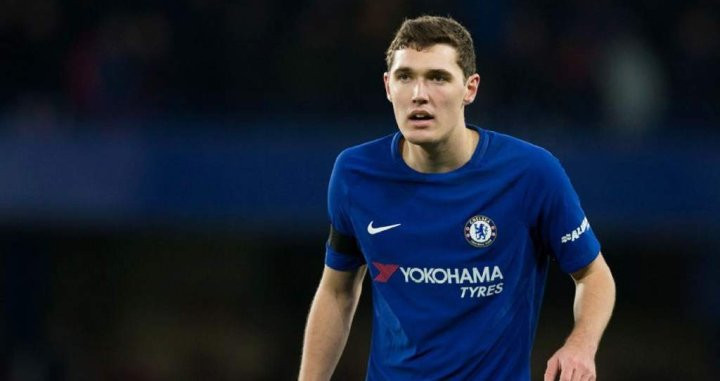 Andreas Christensen disputando un partido con el Chelsea / EFE