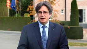 El fugado Carles Puigdemont (JxCat), ante su chalet en la lujosa localidad belga de Waterloo / EUROPA PRESS