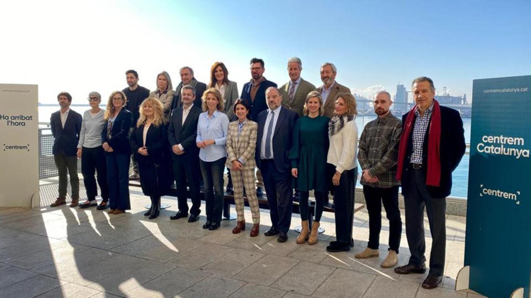 Àngels Chacón y el equipo que liderará Centrem, un nuevo espacio catalanista / CENTREM