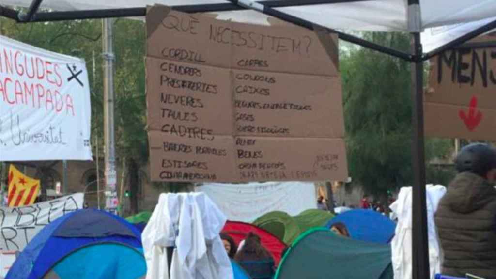 Los CDRs acampados en Barcelona exigen que se les lleve condones / CG