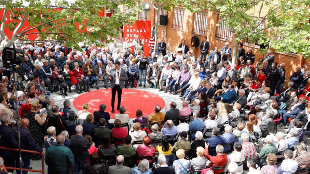 Pedro Sánchez (PSOE) en un mitin durante la campaña electoral / EFE