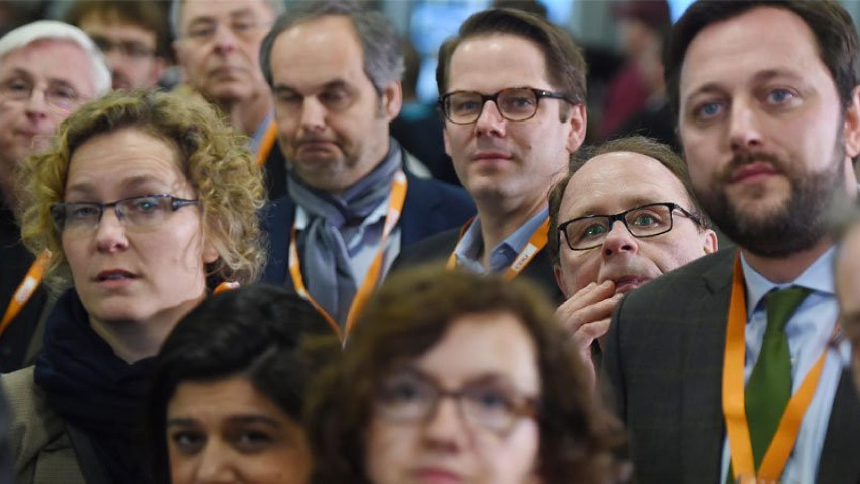 Caras de decepción en el cuartel general de la CDU en Berlín (Alemania).