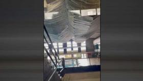 Techo de la piscina Sant Jordi de Barcelona / BETEVÉ