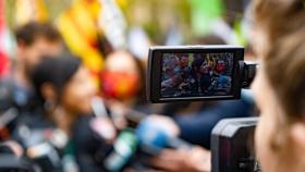 Los sindicatos hacen declaraciones antes de la manifestación masiva en Barcelona / LUIS MIGUEL AÑÓN (CG)