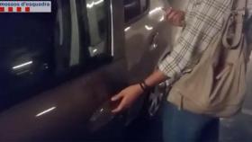 Simulación del nuevo método de robo de coches / MOSSOS D'ESQUADRA