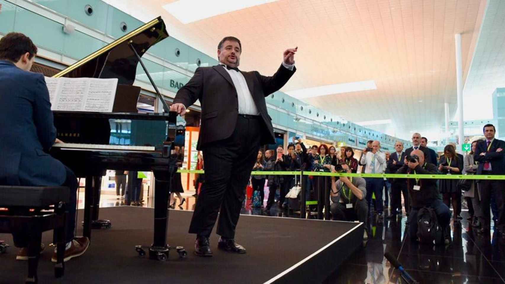 Recital de ópera en el aeropuerto Josep Tarradellas Barcelona-El Prat / AENA