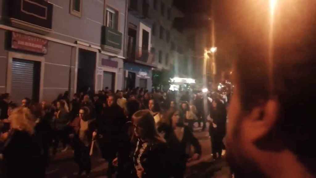 Avalancha de personas en una procesión en Málaga