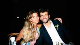 Gerard Piqué y Clara Chía, posando en un restaurante / REDES