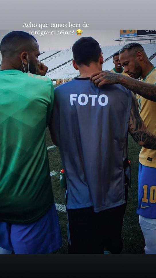 Messi con el peto de fotógrafo