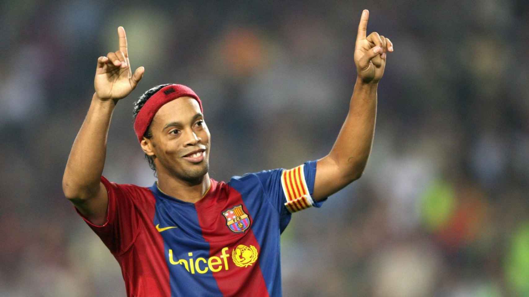 Ronaldinho, en un partido con el Barça | FCB