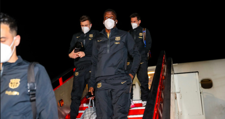 Ilaix Moriba, Iñaki Peña y Leo Messi llegando a Granada / FC Barcelona