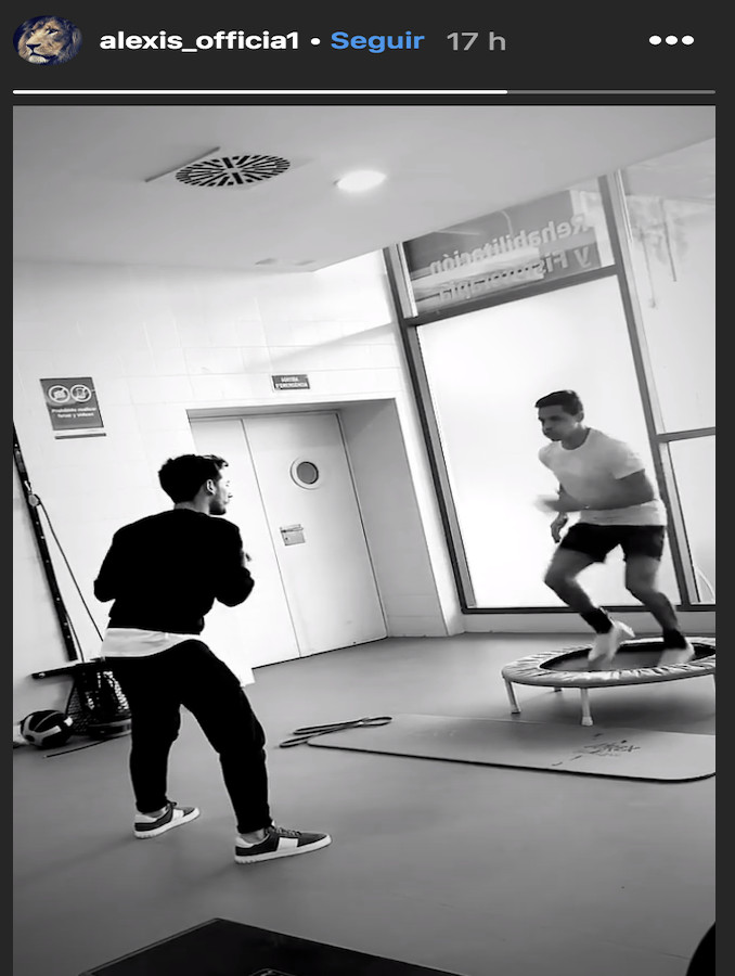 Una foto de Alexis Sánchez durante su recuperación / Instagram