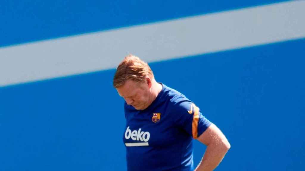 Ronald Koeman en un entrenamiento con el Barça / EFE