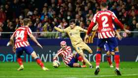 Pedri González, durante el partido contra el Atlético en el Metropolitano / EFE