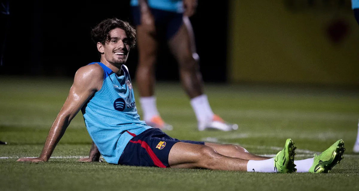 Álex Collado, durante un entrenamiento con el FC Barcelona en pretemporada / FCB