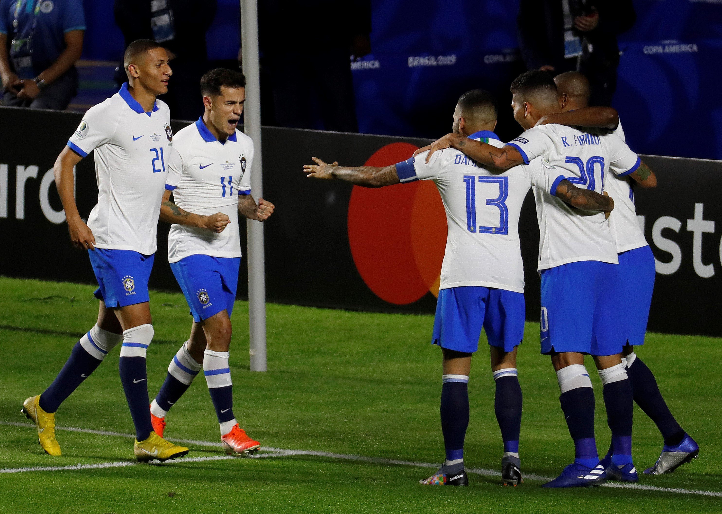 Coutinho celebrando uno de sus goles con Brasil / EFE