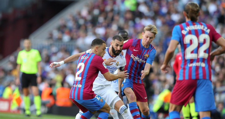 De Jong y Dest enciman a Benzema en el Barça-Madrid del Camp Nou / EFE