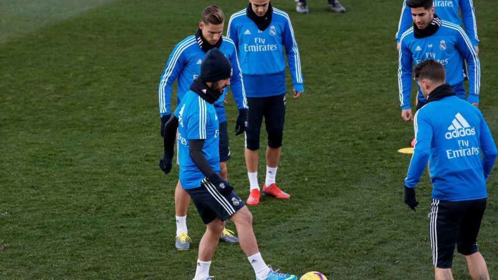 Los futbolistas del Real Madrid se ejercitan en Valdebebas / EFE