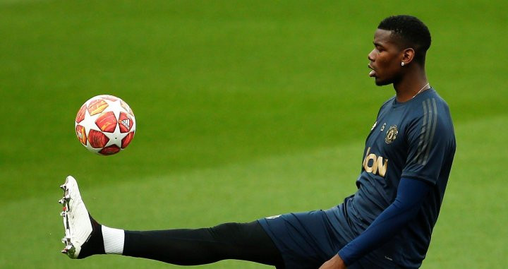 Paul Pogba entrena en el Camp Nou antes del duelo frente al FC Barcelona / EFE