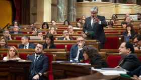 El líder de JxCat en el Parlament, Albert Batet, durante una sesión de control del Govern en el Parlament / David Zorrakino - EUROPA PRESS