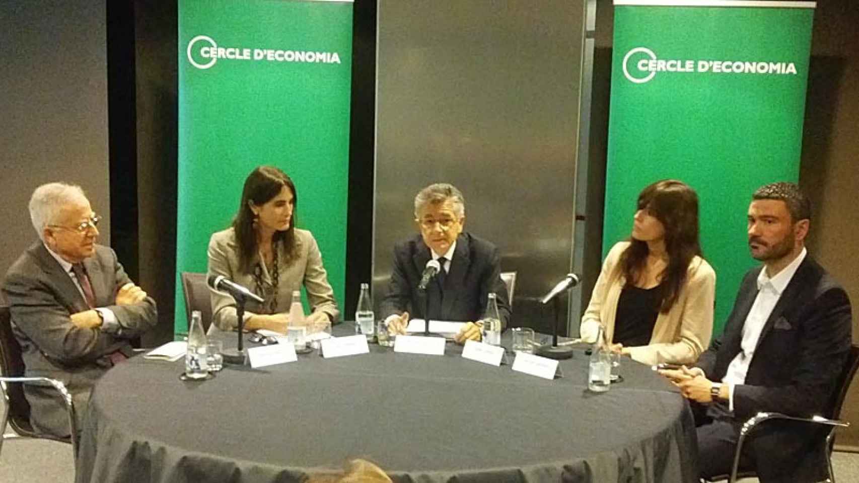 Josep Maria Vallès, Sílvia Sorribas, Antoni Zabalza, Elena Costas y Víctor Lapuente, durante la presentación del informe 'Corrupción pública y calidad democrática'