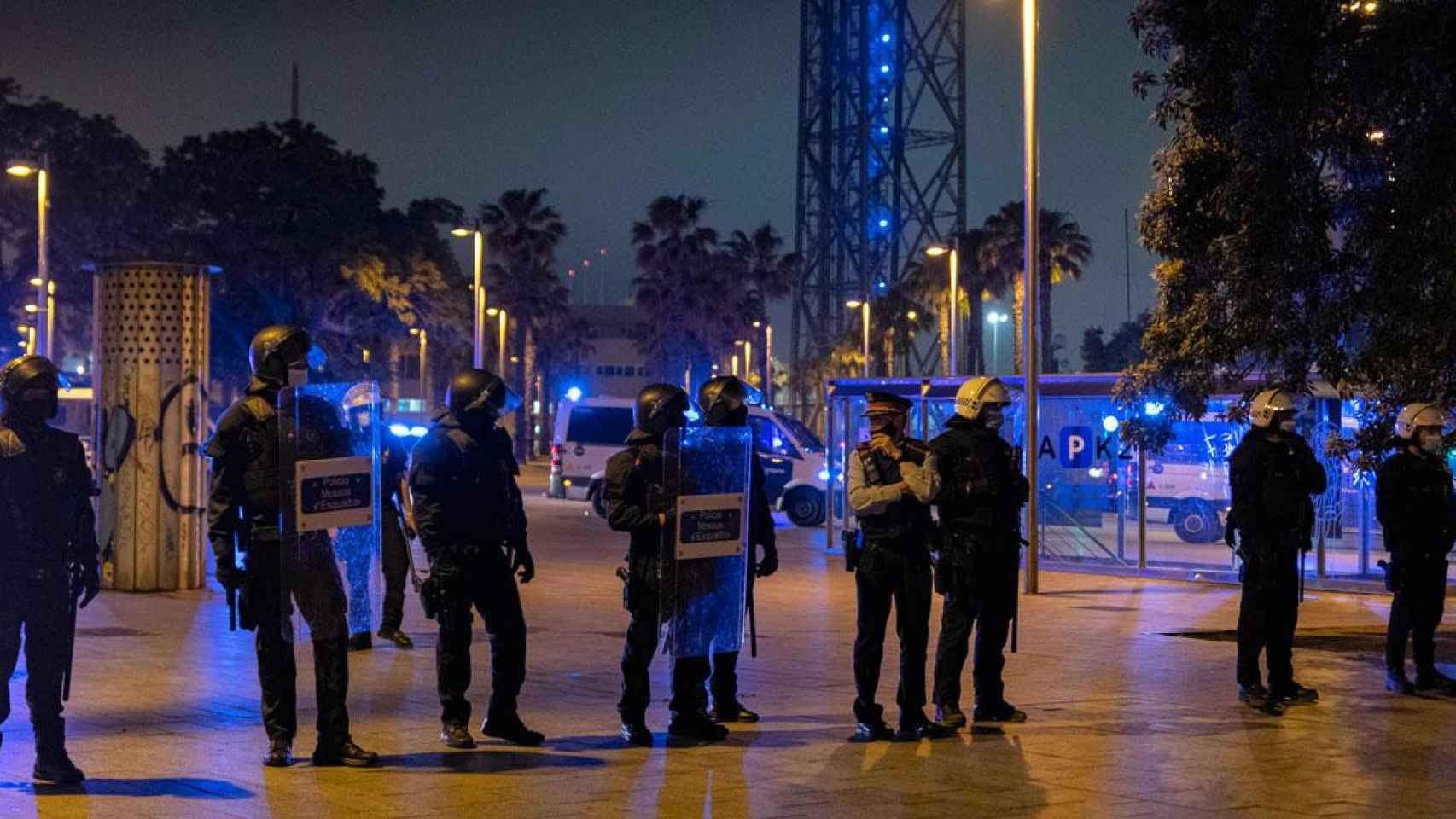 La Guardia Urbana, desplegada ante un botellón en Barcelona / EP