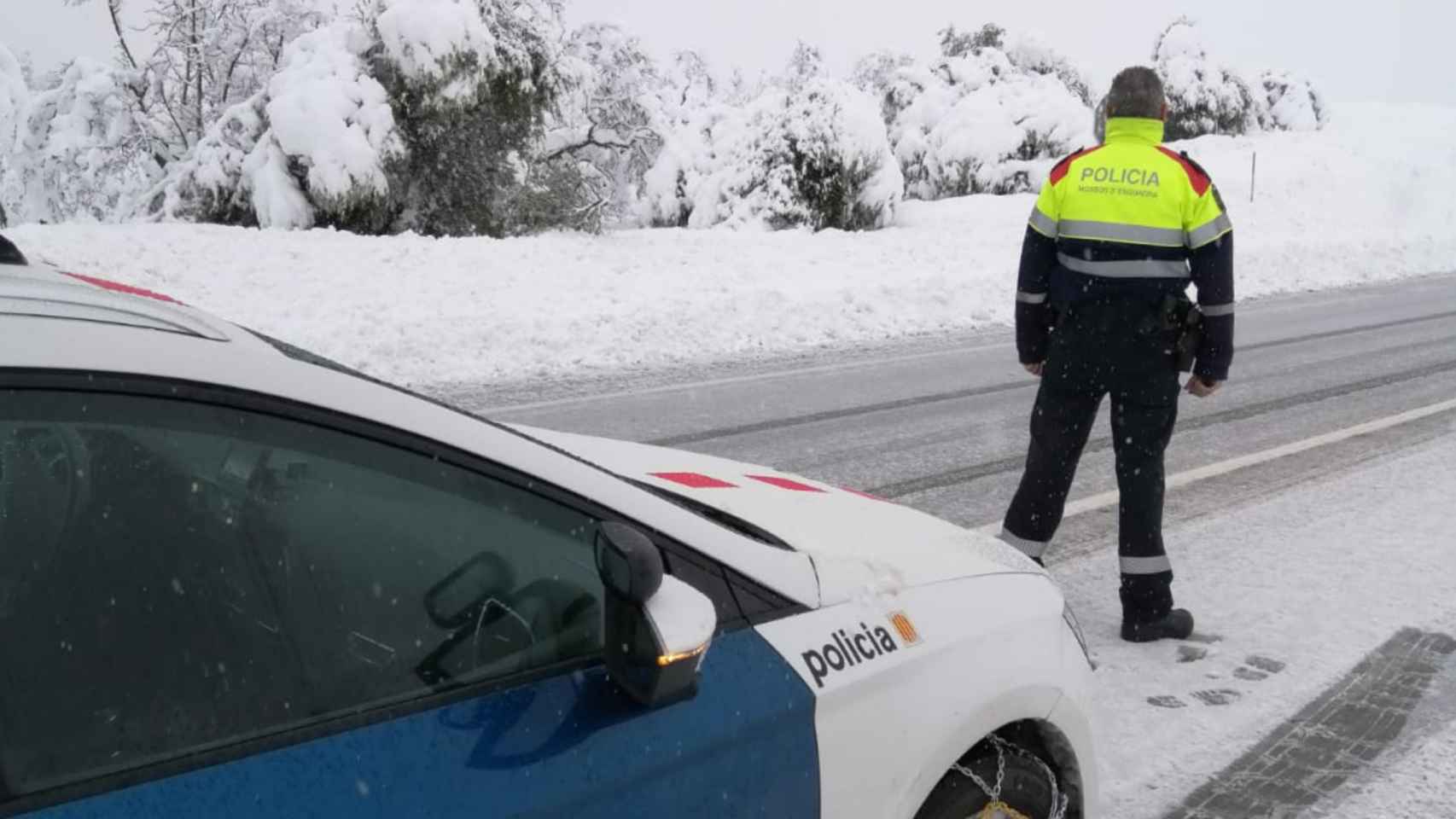 Un mosso en acto de servicio / MOSSOS D'ESQUADRA