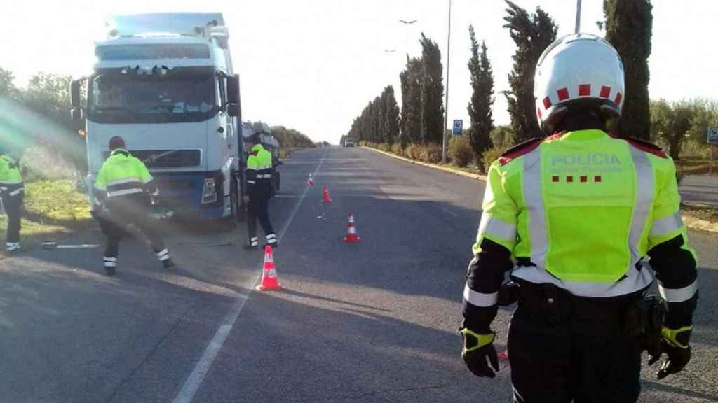 Mossos 'cazan' de nuevo al repartidor que conduce drogado y sin puntos