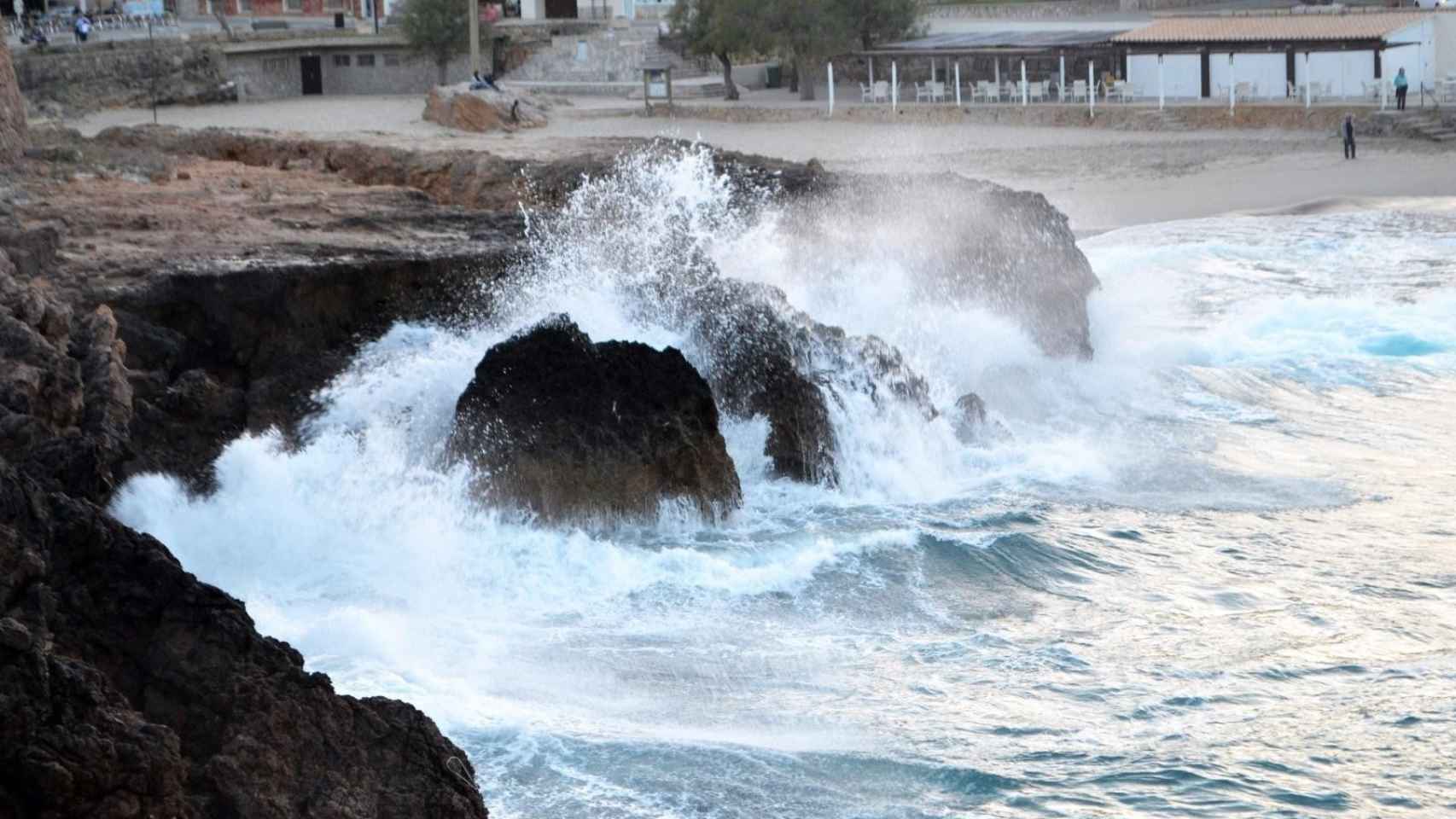 Una imagen de unas rocas de la playa de s'Illot, Mallorca