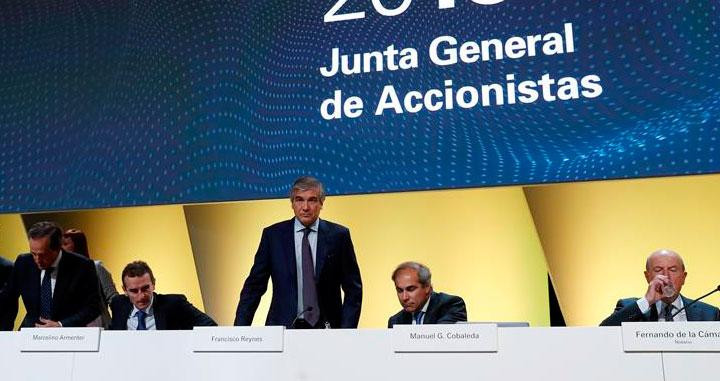 Francisco Reynés (c), presidente ejecutivo de Naturgy, en la junta de accionistas celebrada el día anterior de la presentación del plan estratégico en Londres / EFE