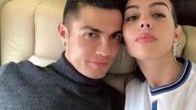 georgina rodríguez y cristiano ronaldo en el jet privado