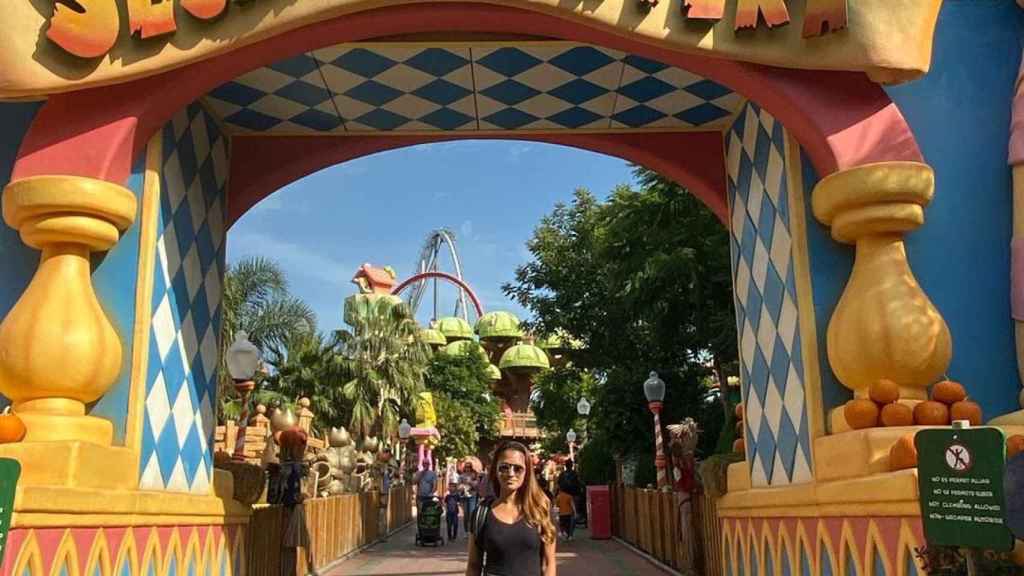 Antonella Roccuzzo en el Port Aventura