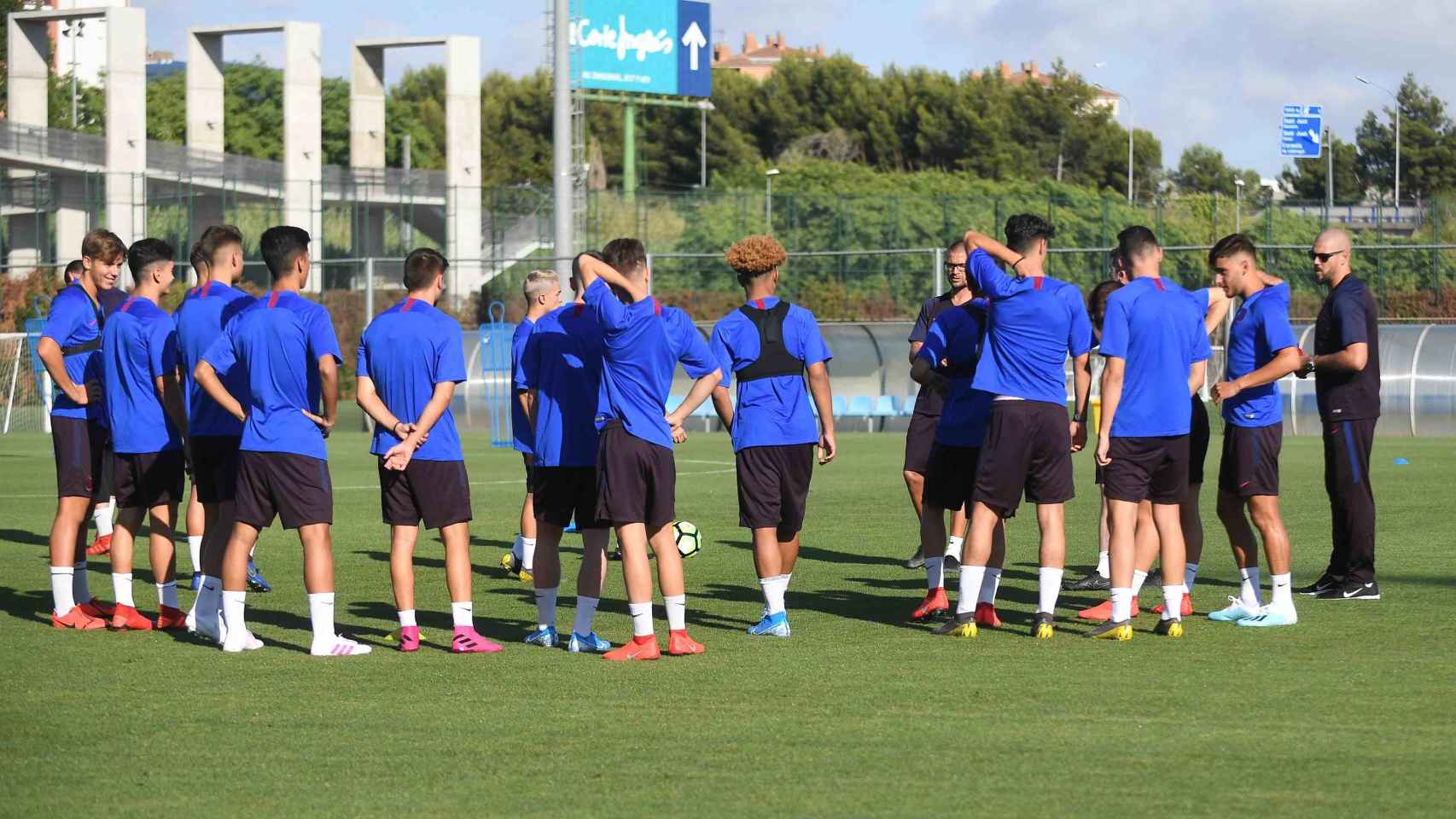 Los jugadores del Barça B en un entrenamiento / FC Barcelona