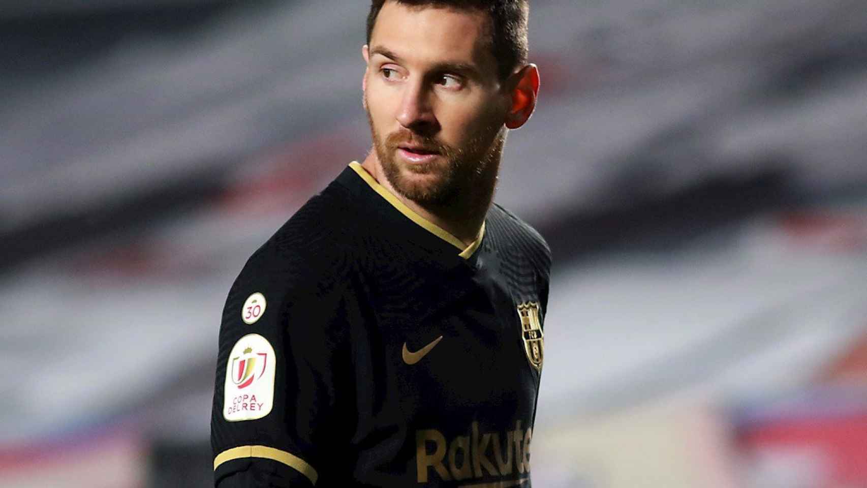 Messi ante el Granada / EFE