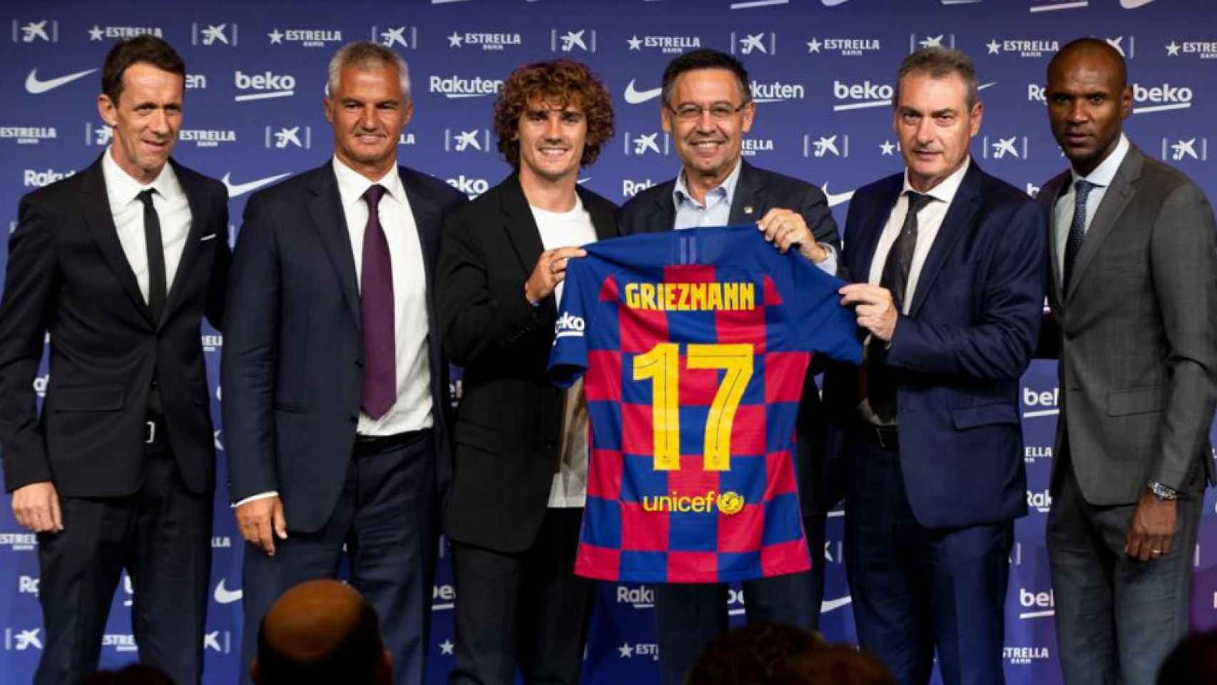 Planes, Bordas, Griezmann, Bartomeu, Segura y Abidal en la presentación del francés / FC Barcelona