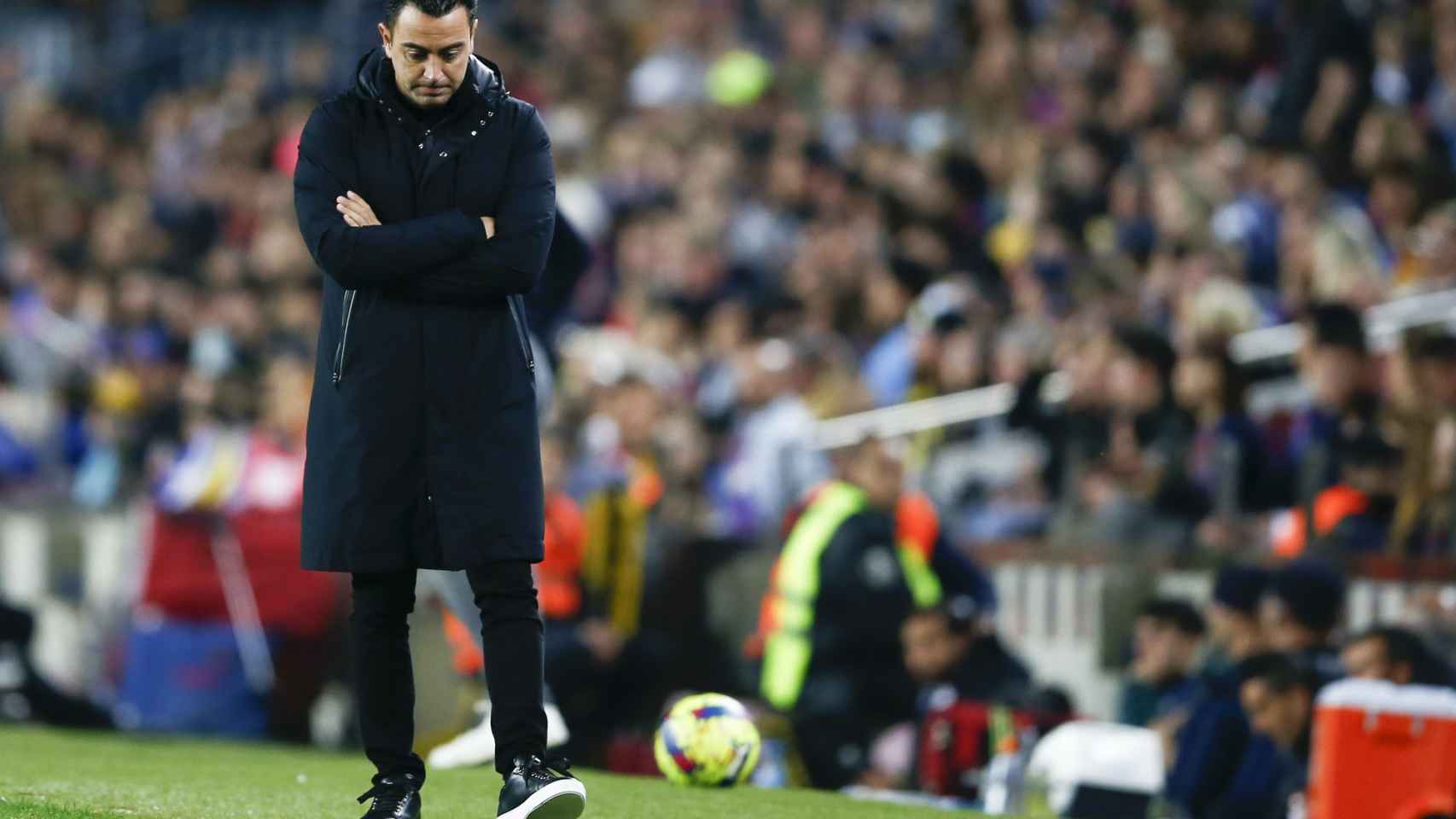 Xavi Hernández, durante el partido contra el Girona en el Camp Nou / EFE