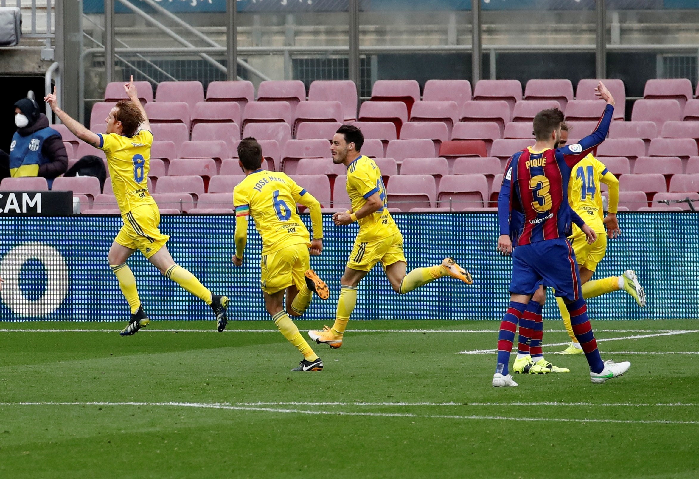 Gol del Cádiz contra el Barça en el Camp Nou / EFE