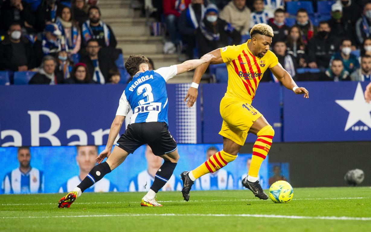 Adama Traoré, durante el partido contra el Espanyol en Cornellá / FCB