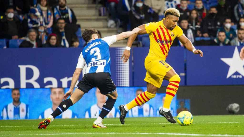 Adama Traoré, durante el partido contra el Espanyol en Cornellá / FCB