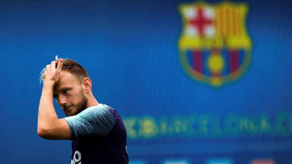 Ivan Rakitic en un entrenamiento del Barça / EFE