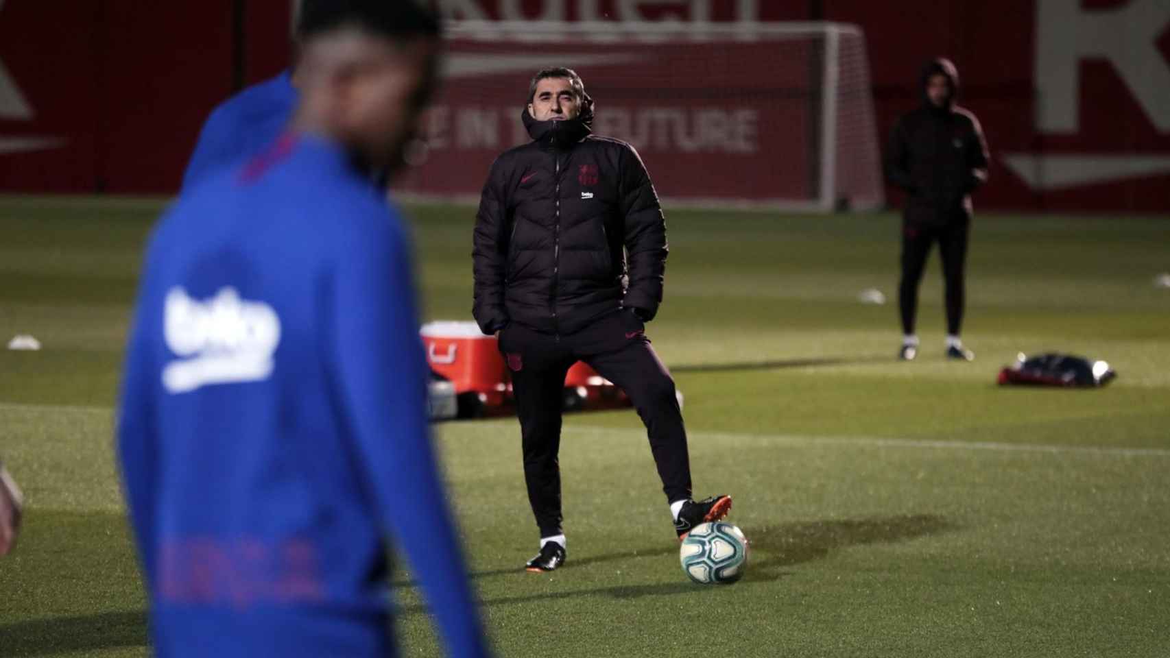 Ernesto Valverde en el entrenamiento previo al Celta de Vigo / FC Barcelona